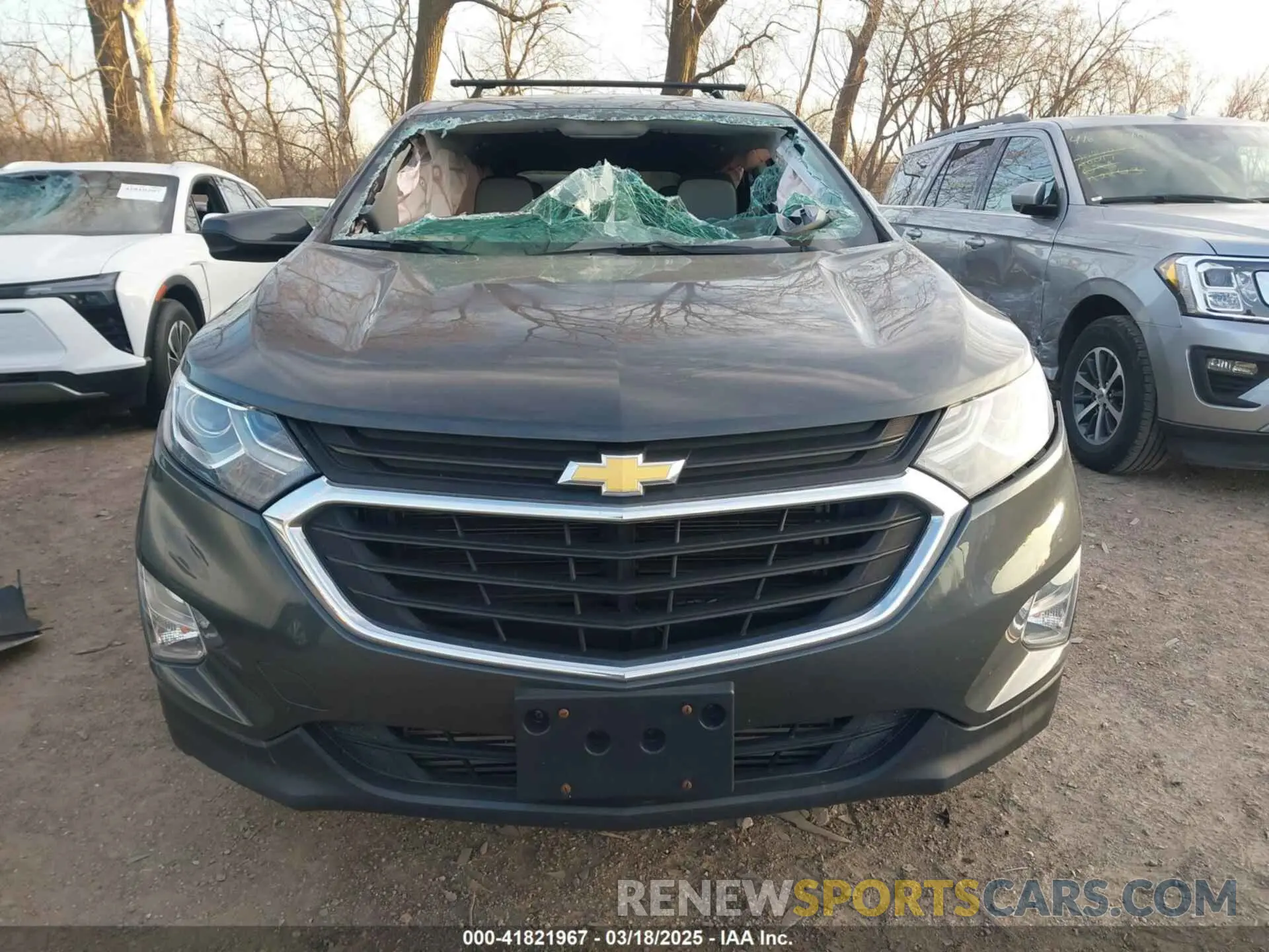 11 fotografías del automóvil dañado 2GNAXUEV3K6129735 CHEVROLET EQUINOX 2019