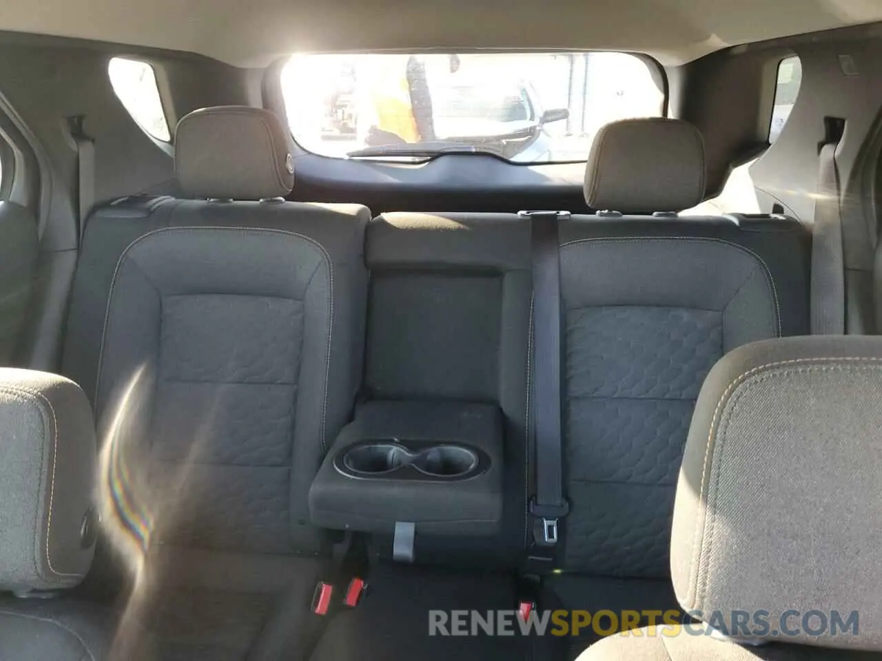 10 fotografías del automóvil dañado 2GNAXUEV3K6158961 CHEVROLET EQUINOX 2019