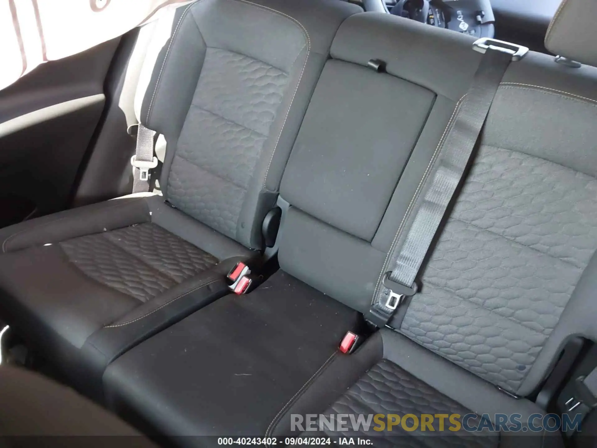 8 fotografías del automóvil dañado 2GNAXUEV3K6201758 CHEVROLET EQUINOX 2019