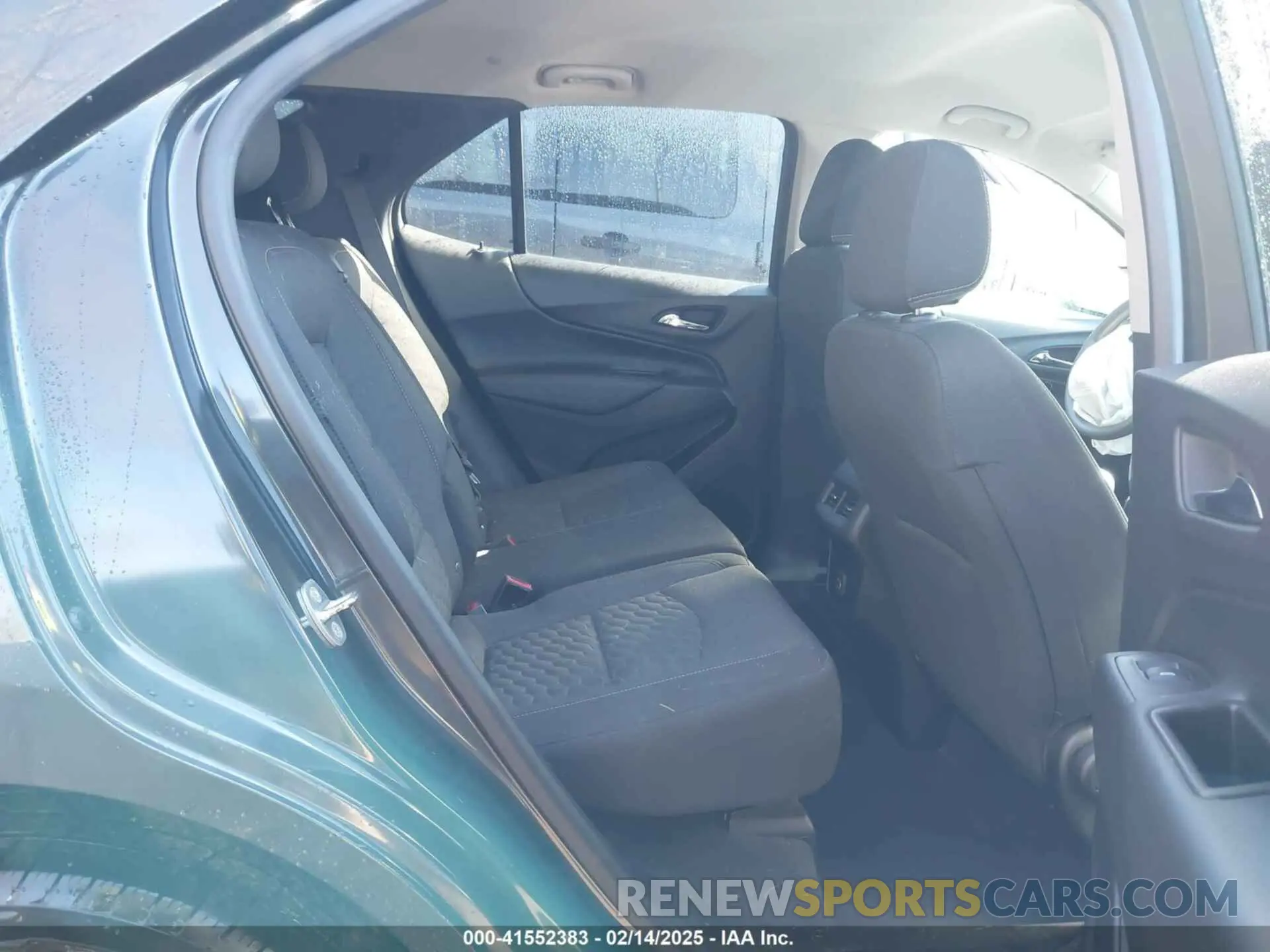 8 fotografías del automóvil dañado 2GNAXUEV4K6187658 CHEVROLET EQUINOX 2019