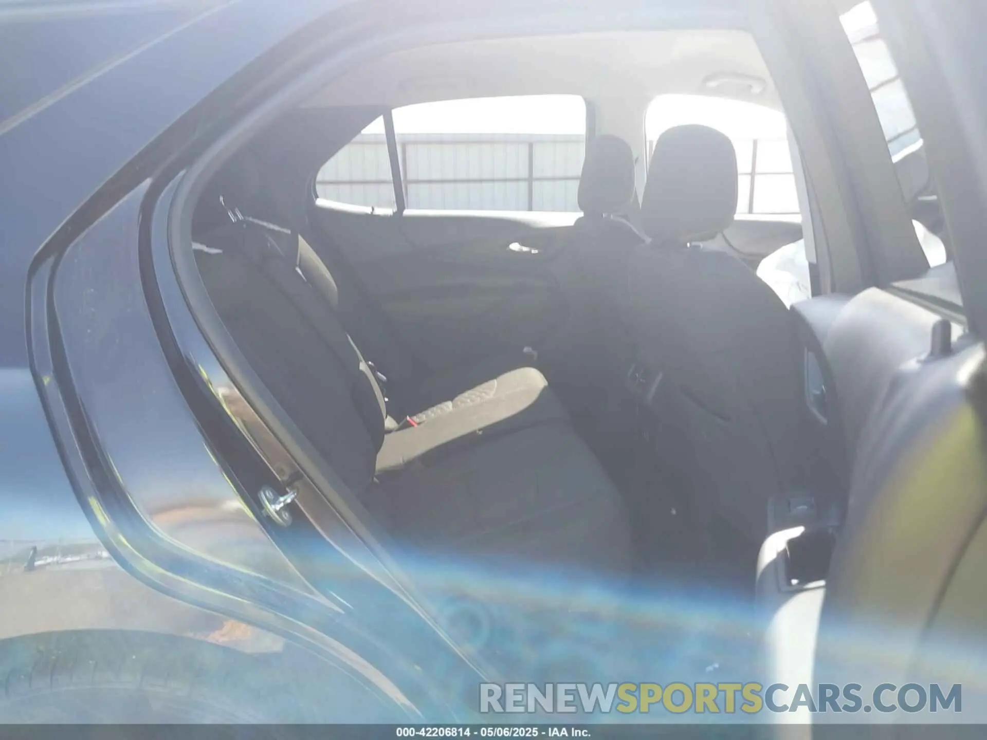 8 fotografías del automóvil dañado 2GNAXUEV5K6126433 CHEVROLET EQUINOX 2019