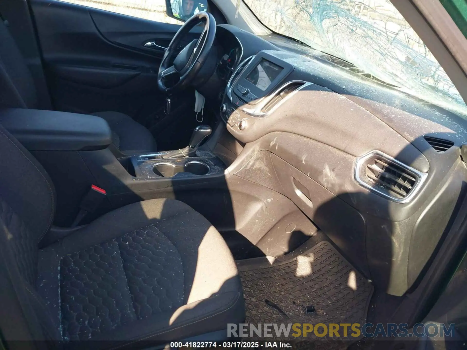 5 fotografías del automóvil dañado 2GNAXUEV5K6209540 CHEVROLET EQUINOX 2019