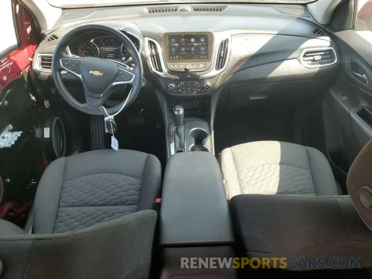 8 fotografías del automóvil dañado 2GNAXUEV5K6212373 CHEVROLET EQUINOX 2019