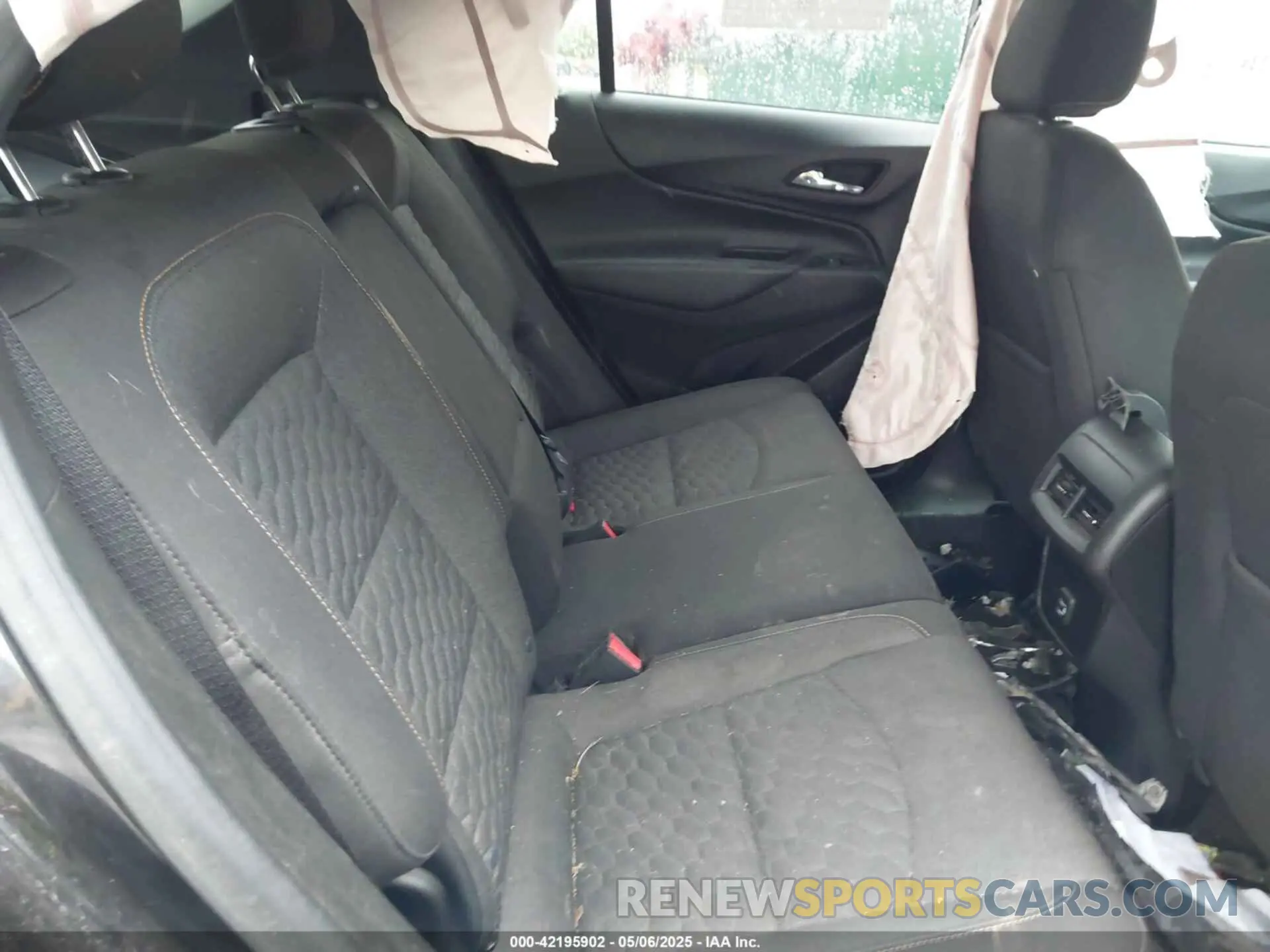 8 fotografías del automóvil dañado 2GNAXUEV5K6231733 CHEVROLET EQUINOX 2019