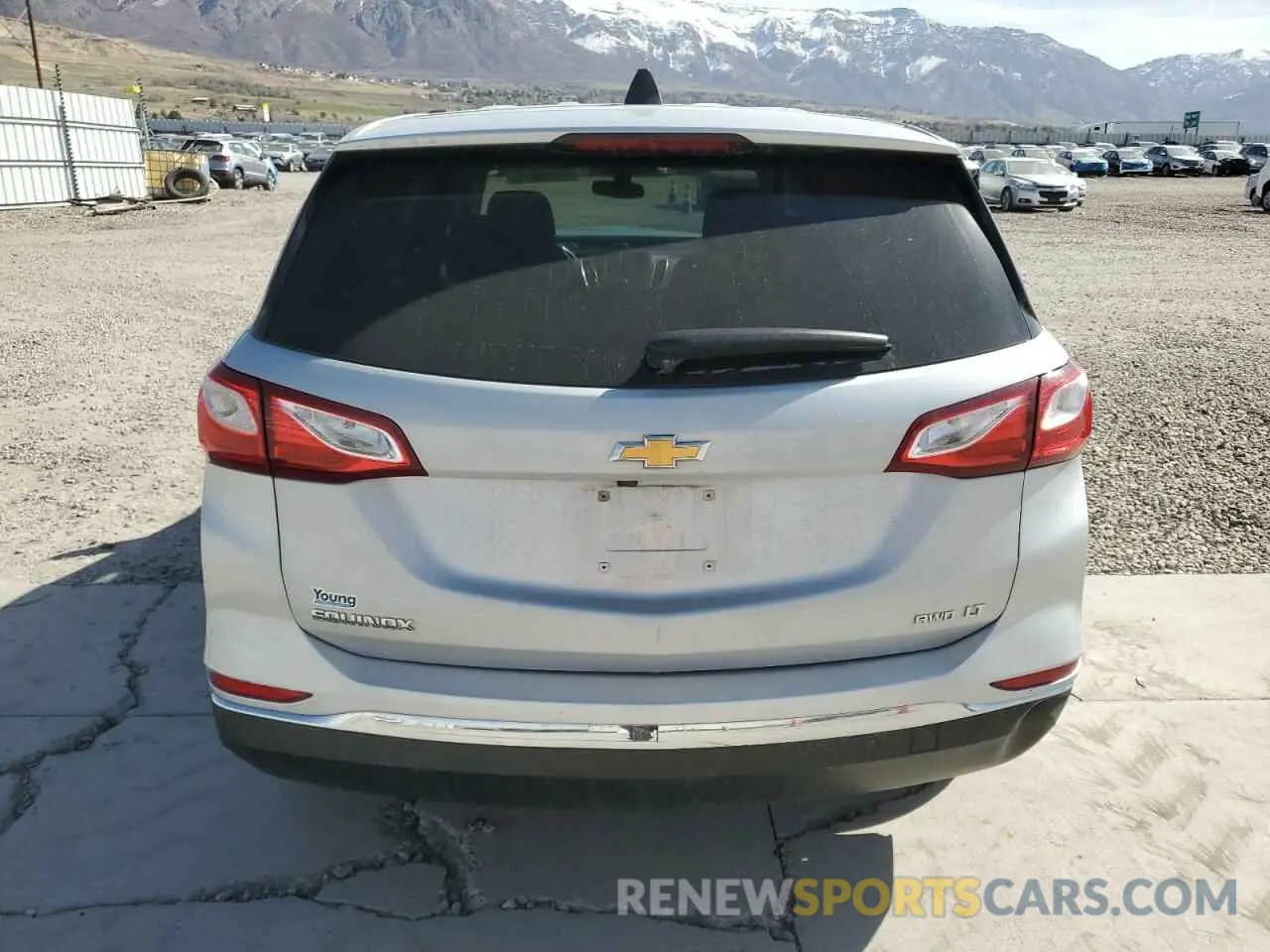 6 fotografías del automóvil dañado 2GNAXUEV6K6167864 CHEVROLET EQUINOX 2019