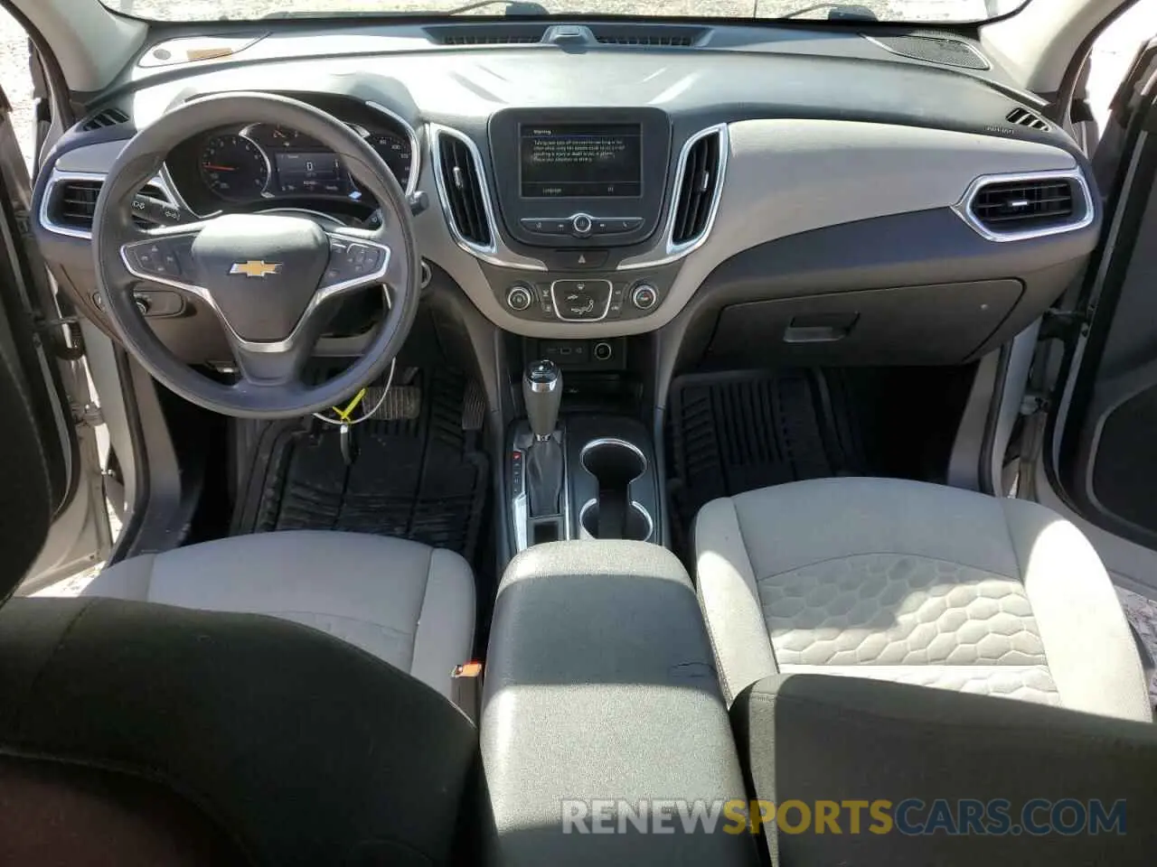 8 fotografías del automóvil dañado 2GNAXUEV6K6167864 CHEVROLET EQUINOX 2019