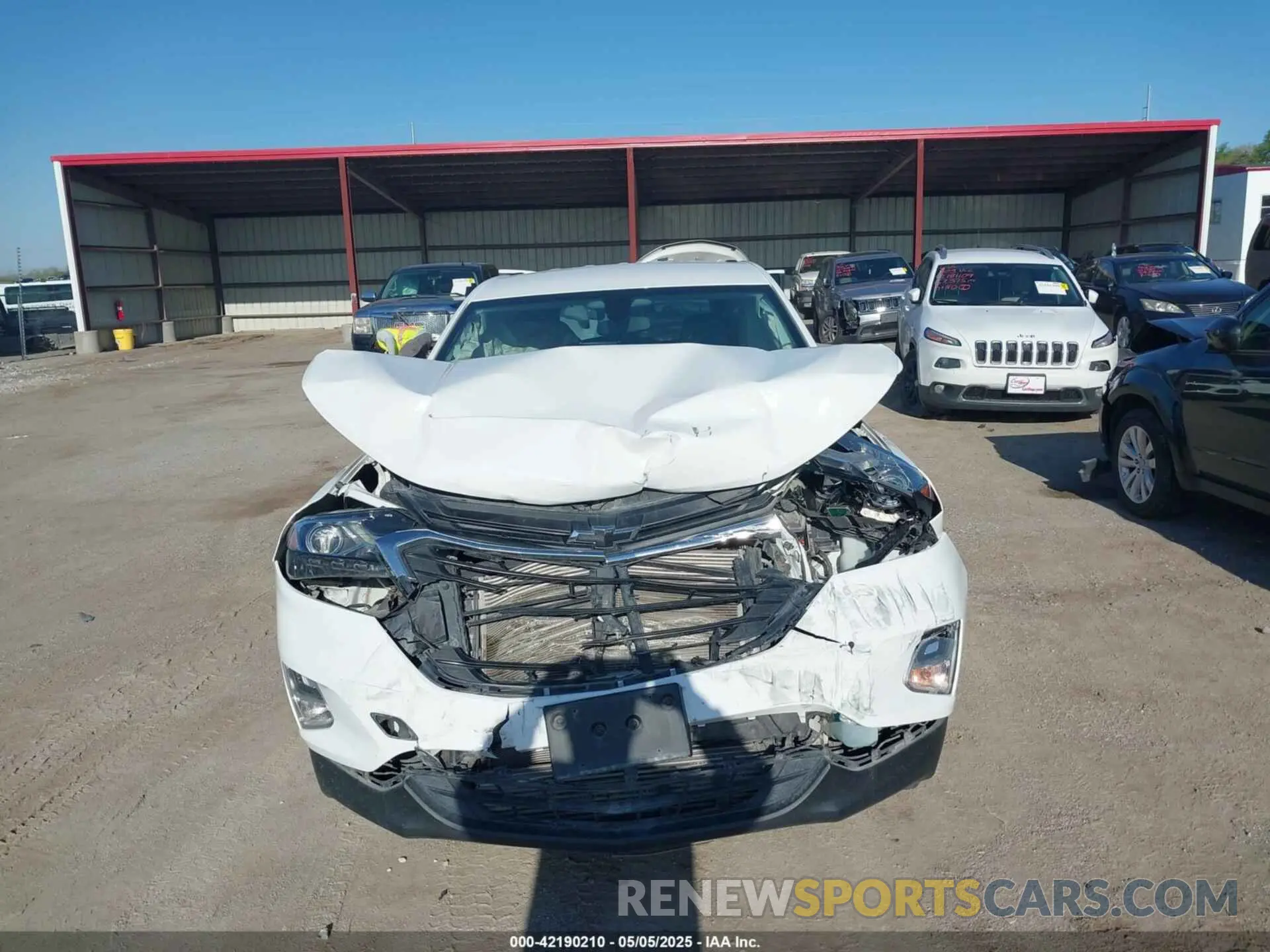 13 fotografías del automóvil dañado 2GNAXUEV6K6184213 CHEVROLET EQUINOX 2019