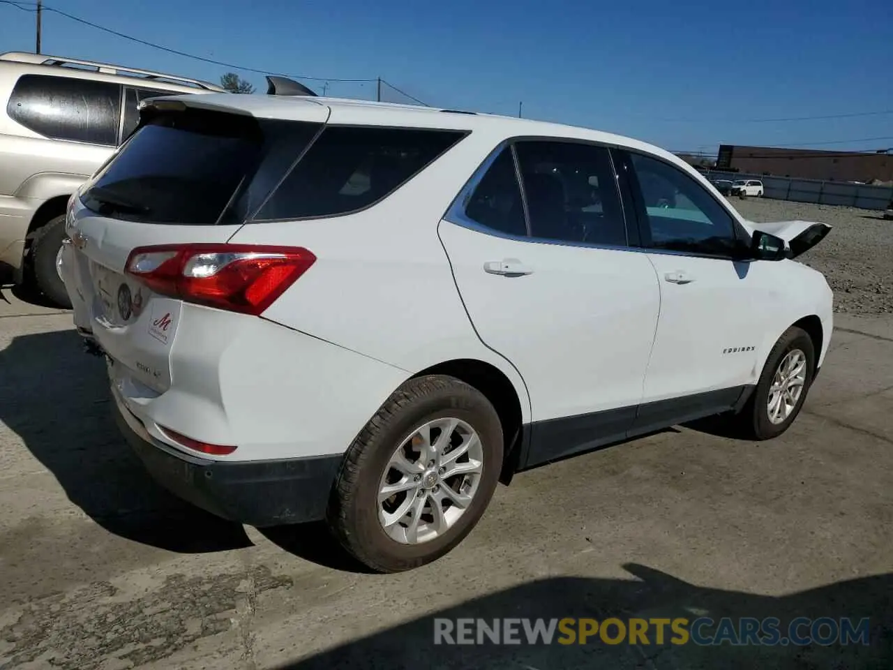 3 fotografías del automóvil dañado 2GNAXUEV6K6242112 CHEVROLET EQUINOX 2019