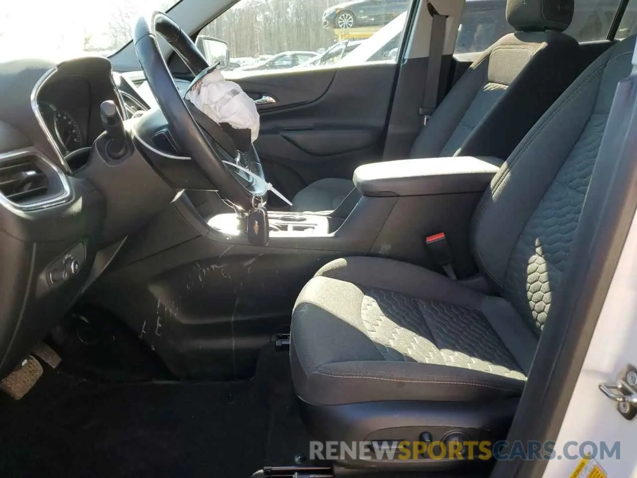 7 fotografías del automóvil dañado 2GNAXUEV6K6242112 CHEVROLET EQUINOX 2019