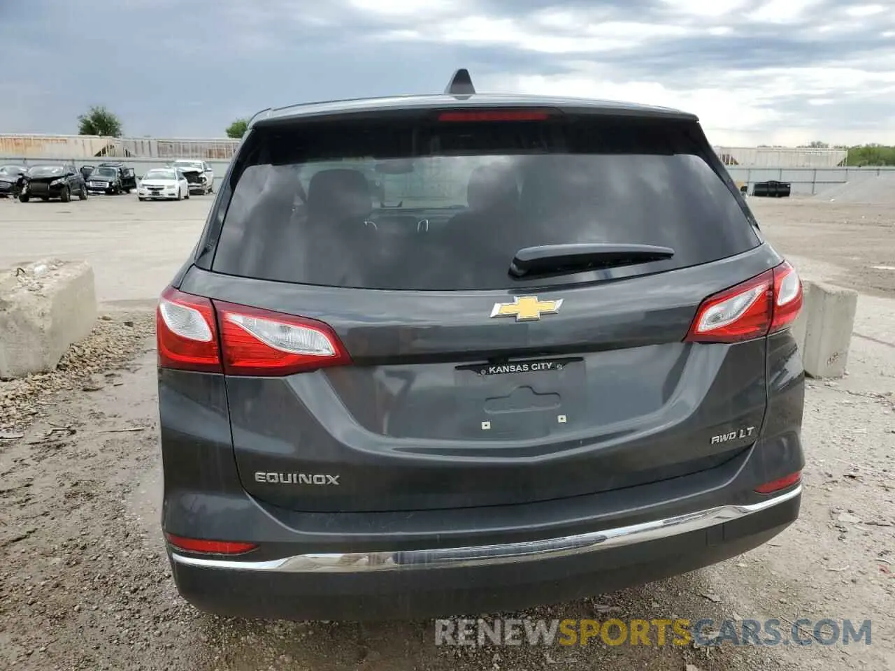 6 fotografías del automóvil dañado 2GNAXUEV6K6246743 CHEVROLET EQUINOX 2019