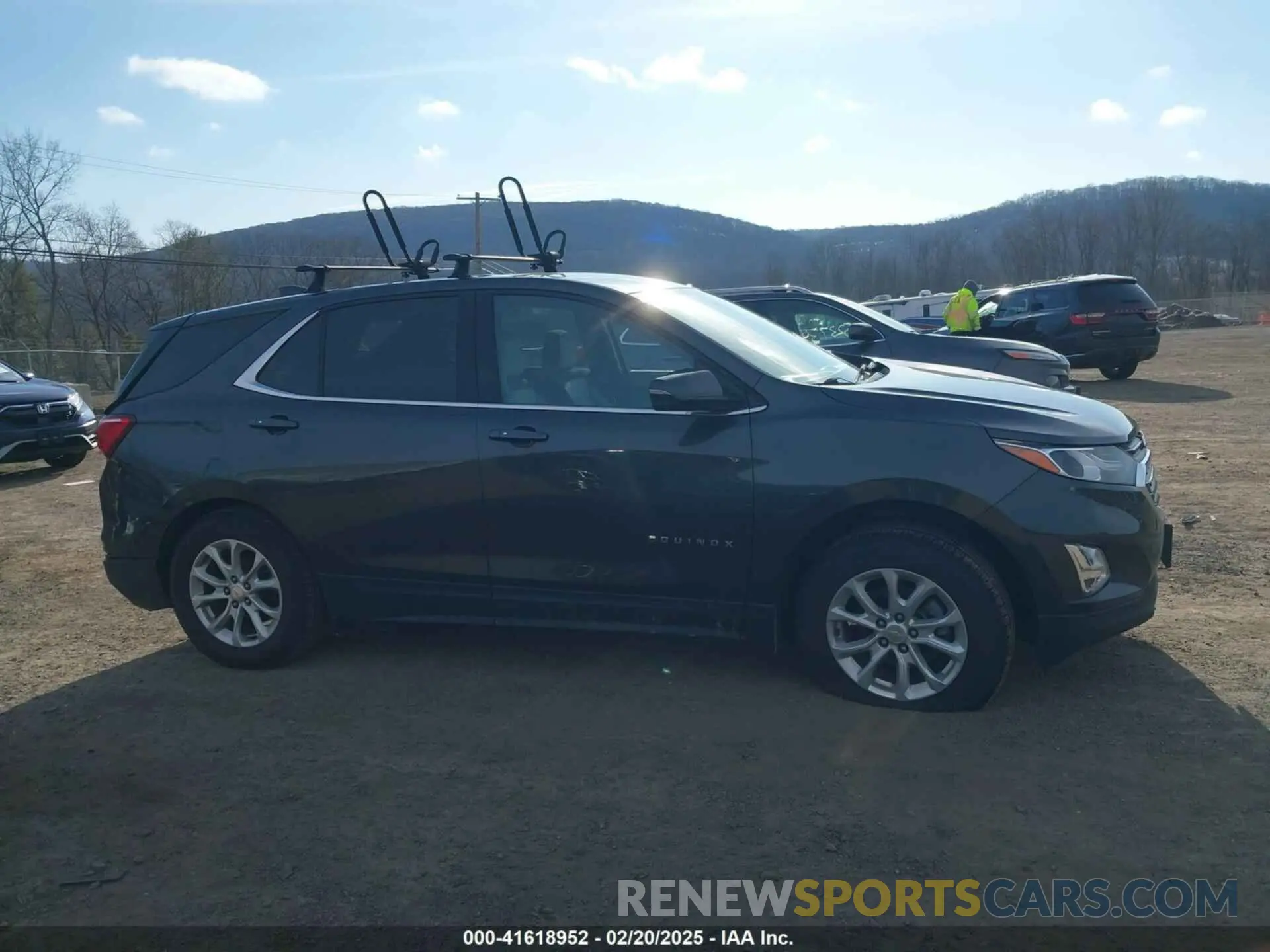 14 fotografías del automóvil dañado 2GNAXUEV6K6281489 CHEVROLET EQUINOX 2019