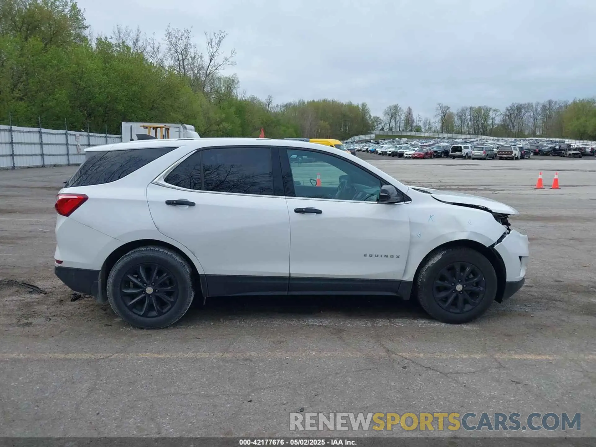 13 fotografías del automóvil dañado 2GNAXUEV7K6118561 CHEVROLET EQUINOX 2019