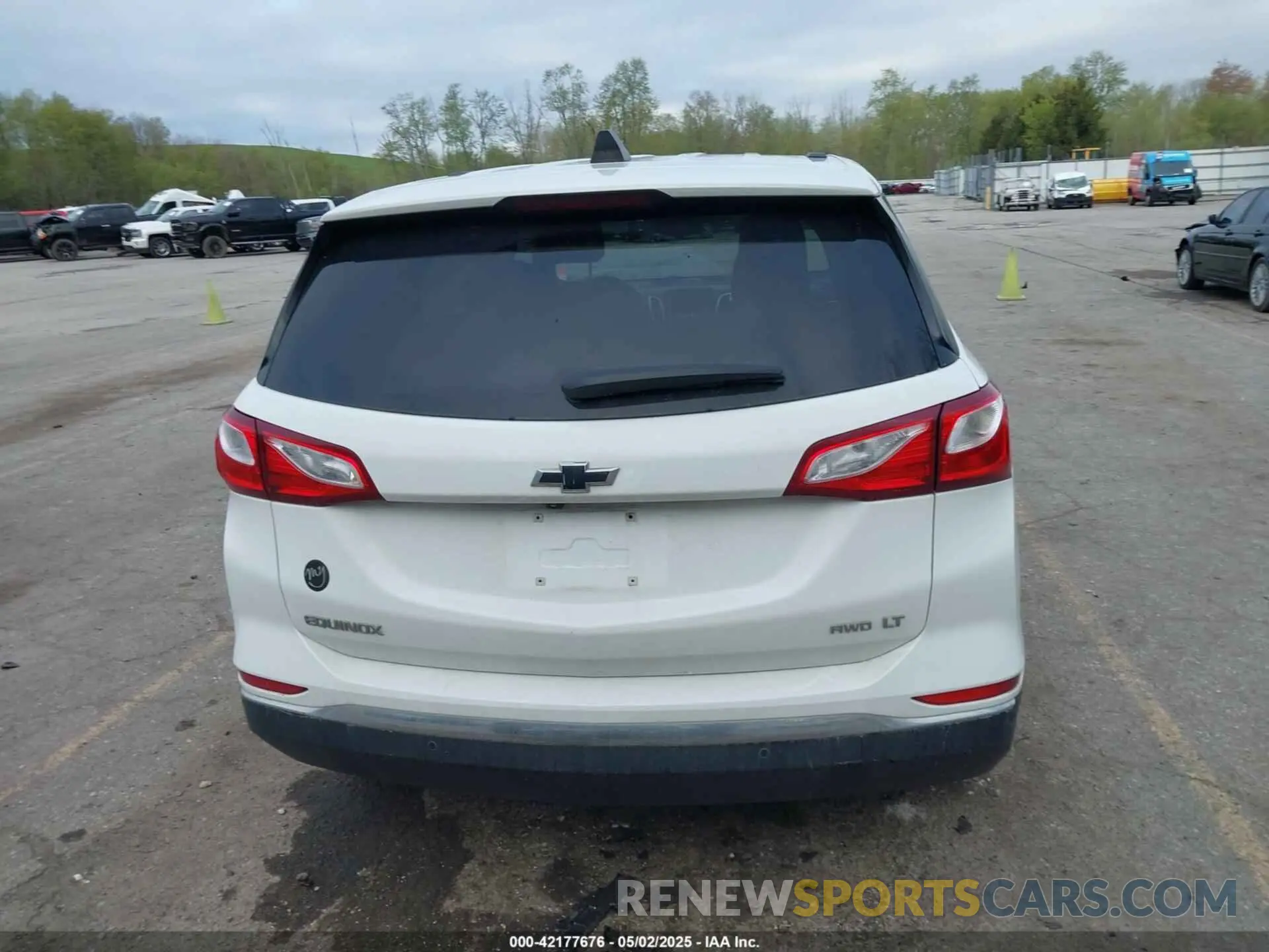 16 fotografías del automóvil dañado 2GNAXUEV7K6118561 CHEVROLET EQUINOX 2019