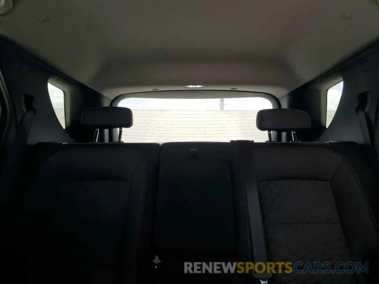 10 fotografías del automóvil dañado 2GNAXUEV7K6233256 CHEVROLET EQUINOX 2019