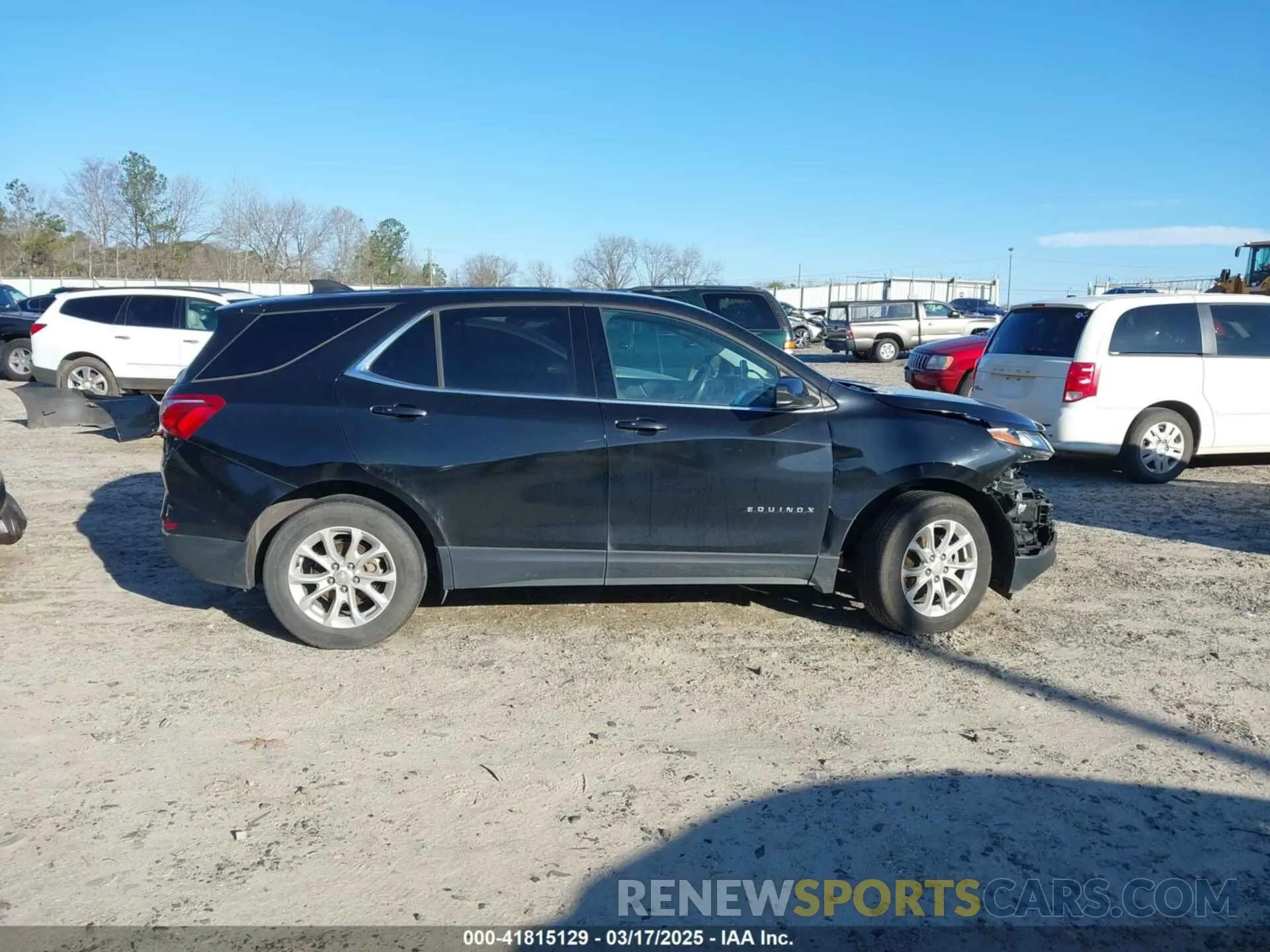 13 fotografías del automóvil dañado 2GNAXUEV7K6242703 CHEVROLET EQUINOX 2019
