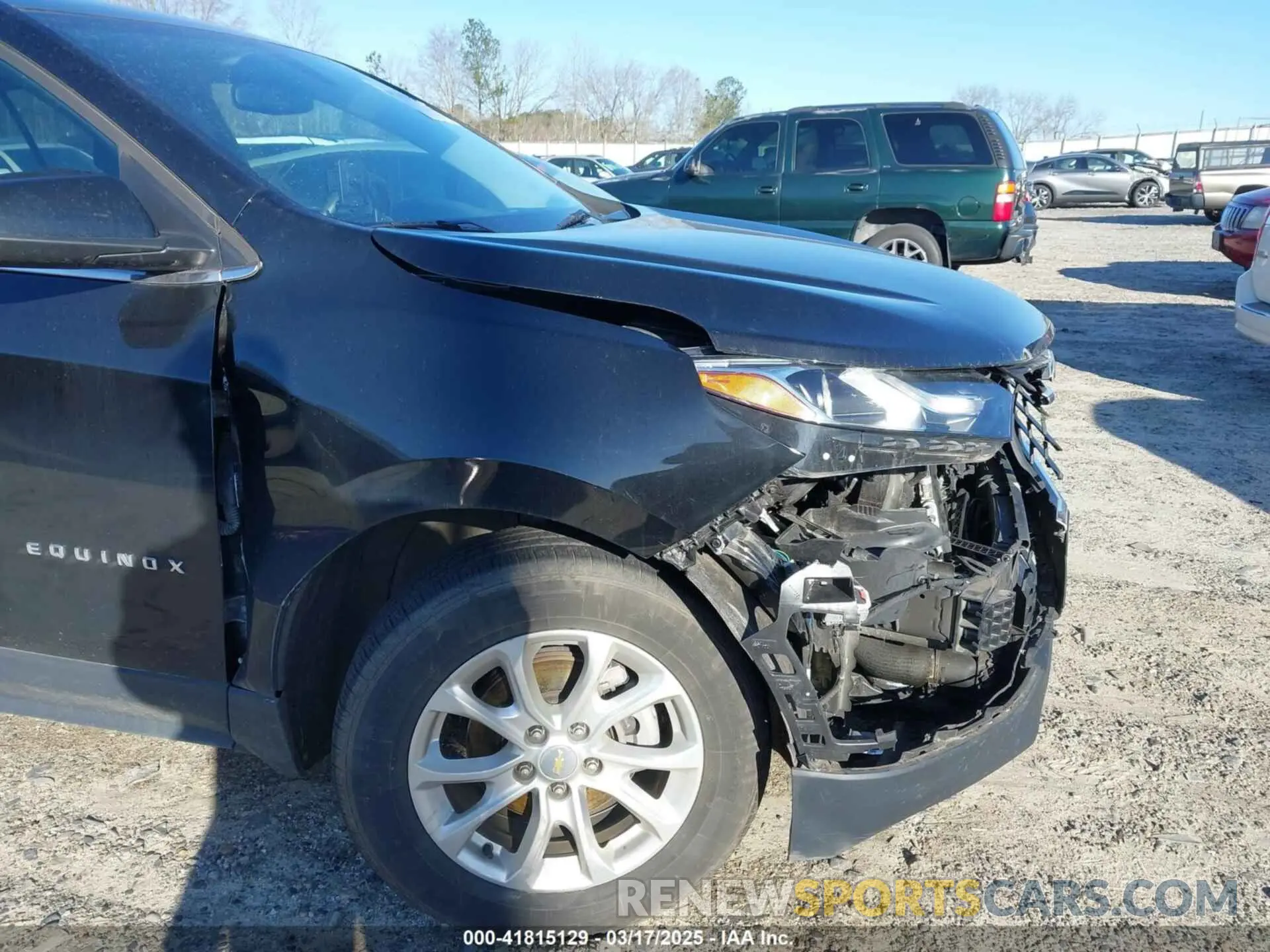 17 fotografías del automóvil dañado 2GNAXUEV7K6242703 CHEVROLET EQUINOX 2019