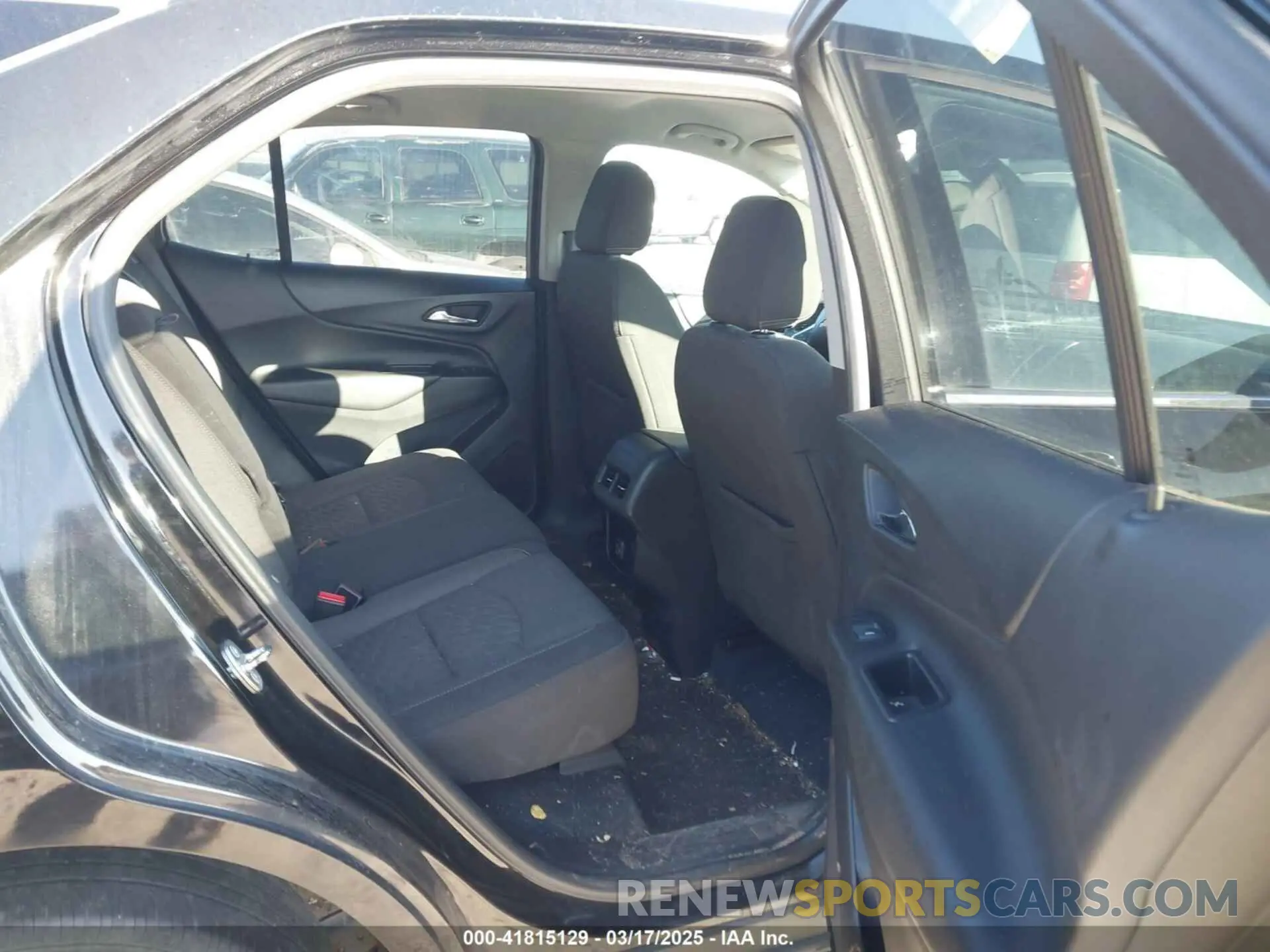 8 fotografías del automóvil dañado 2GNAXUEV7K6242703 CHEVROLET EQUINOX 2019