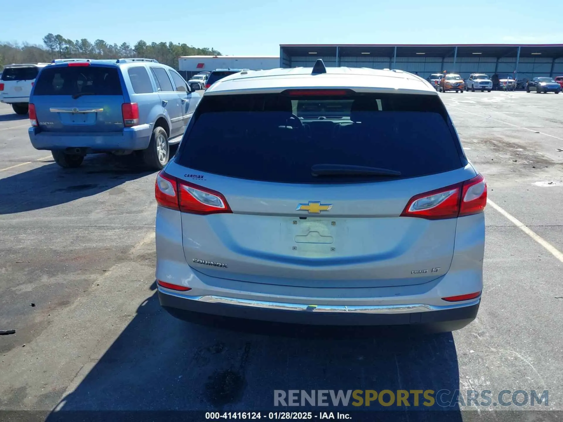 16 fotografías del automóvil dañado 2GNAXUEV7K6246637 CHEVROLET EQUINOX 2019