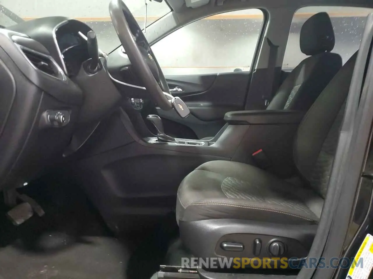 7 fotografías del automóvil dañado 2GNAXUEV7K6269089 CHEVROLET EQUINOX 2019