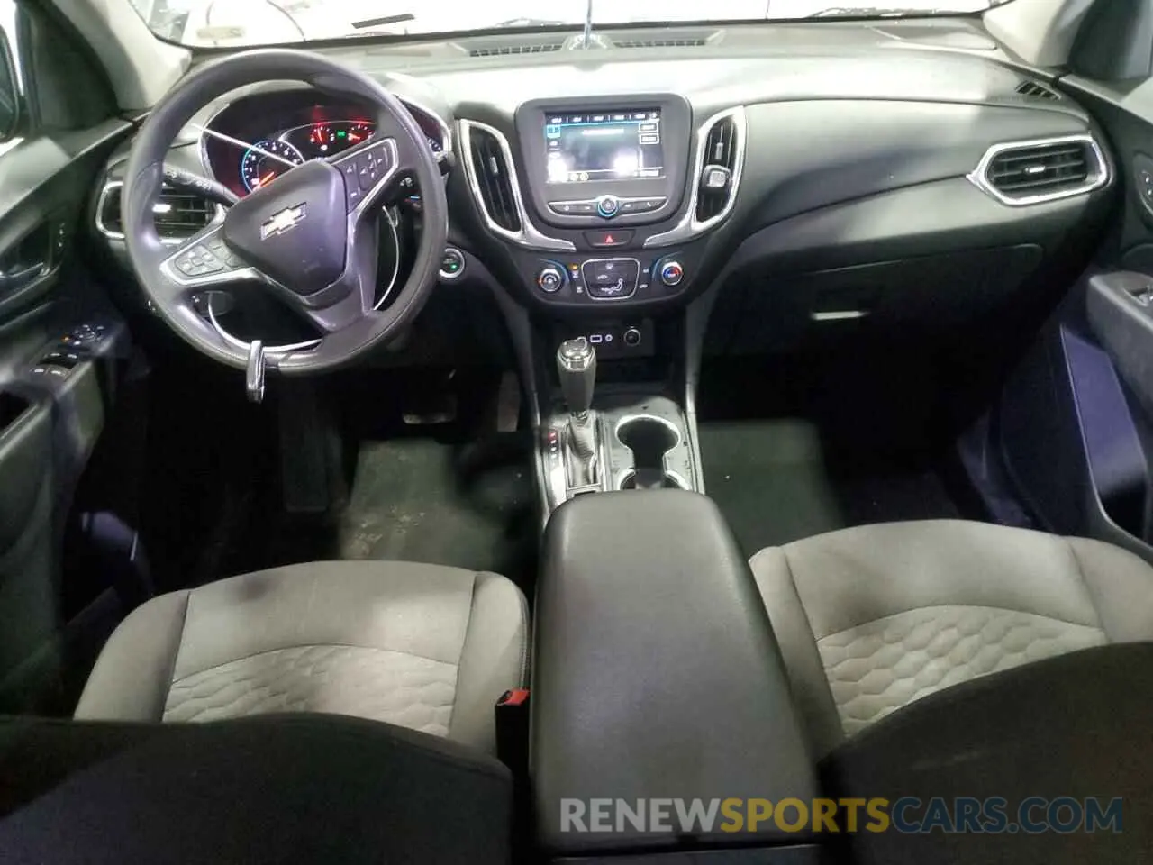 8 fotografías del automóvil dañado 2GNAXUEV7K6269089 CHEVROLET EQUINOX 2019