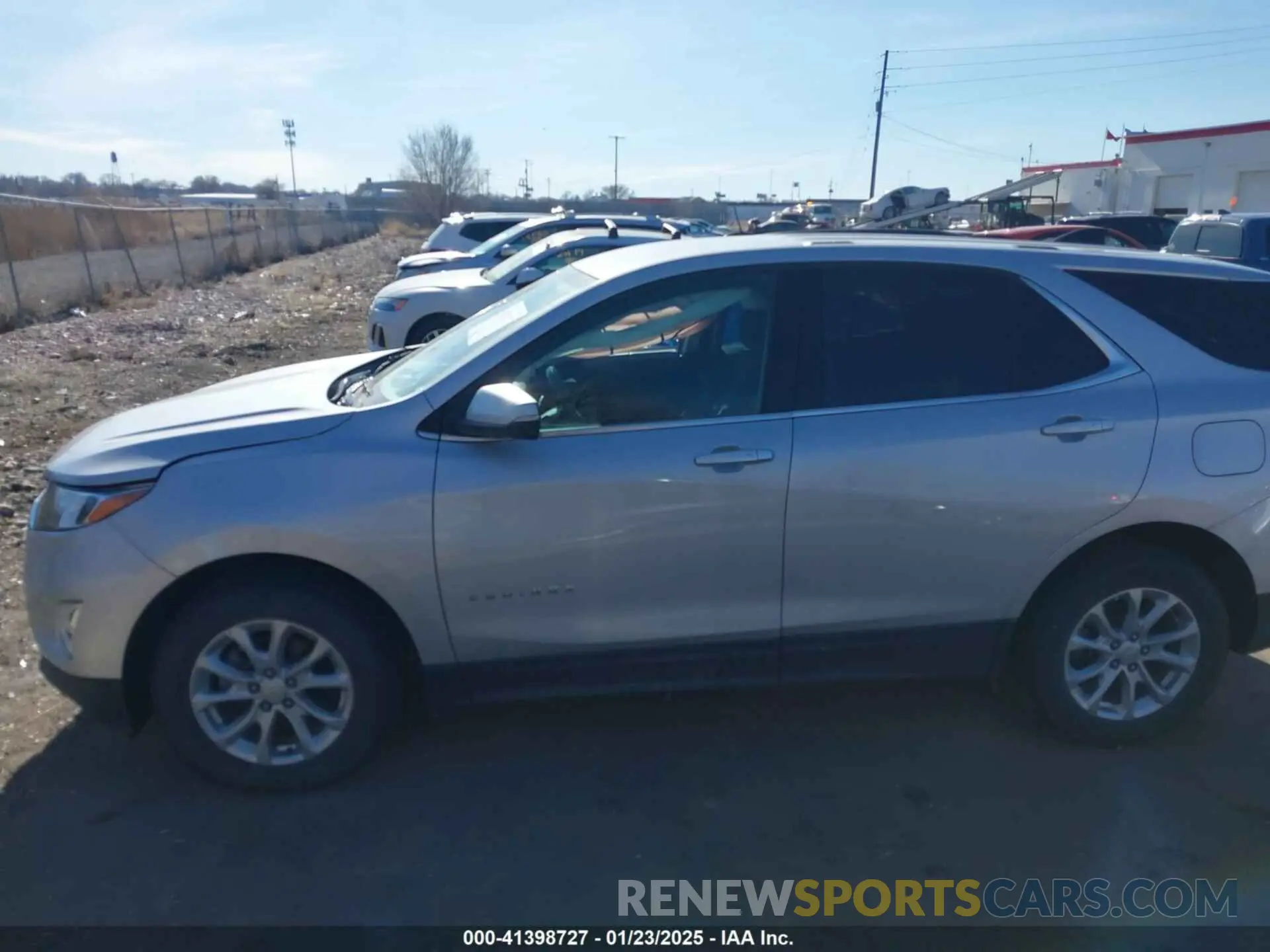 14 fotografías del automóvil dañado 2GNAXUEV7K6303046 CHEVROLET EQUINOX 2019