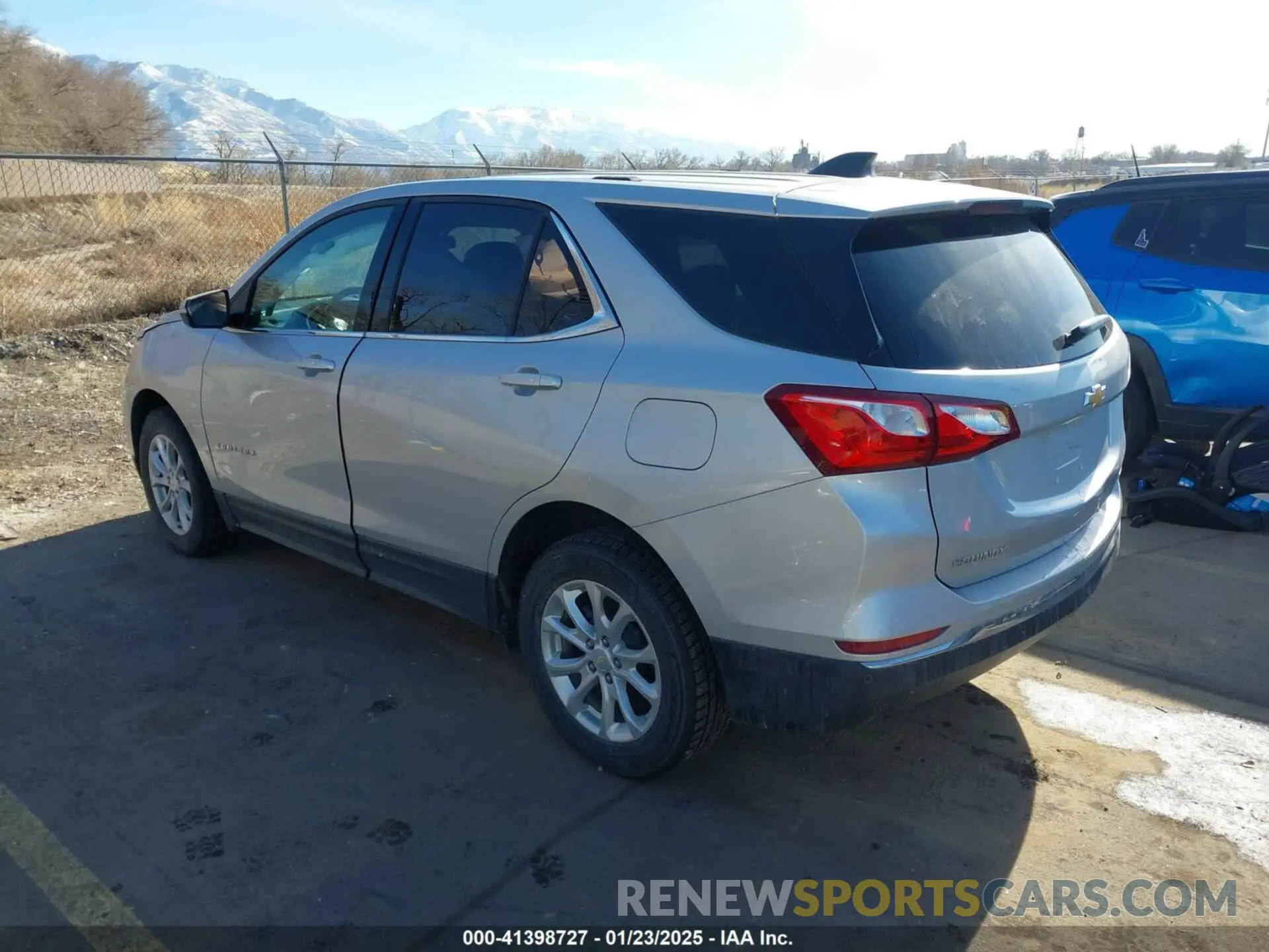 3 fotografías del automóvil dañado 2GNAXUEV7K6303046 CHEVROLET EQUINOX 2019