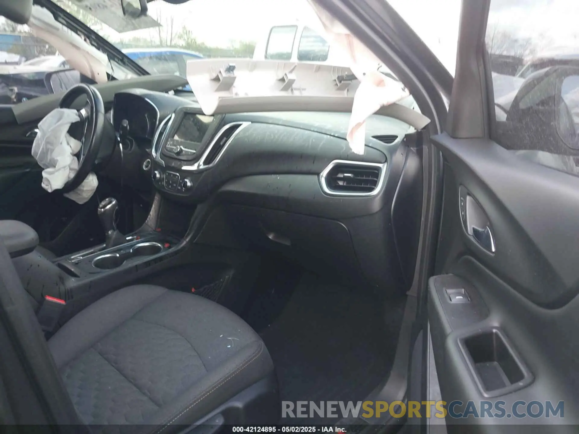 5 fotografías del automóvil dañado 2GNAXUEV8K6102708 CHEVROLET EQUINOX 2019