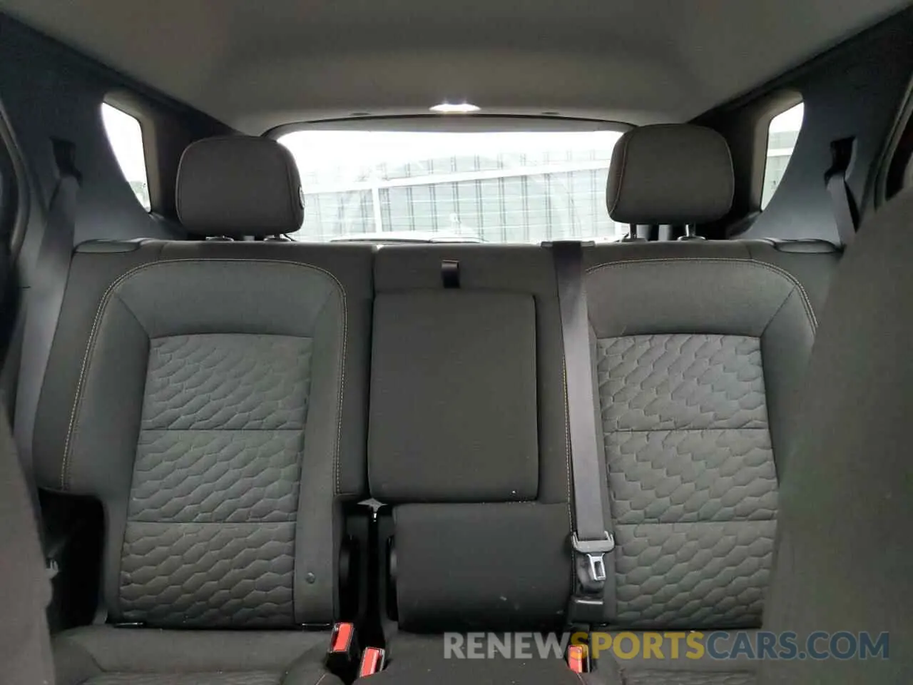 10 fotografías del automóvil dañado 2GNAXUEV8K6132839 CHEVROLET EQUINOX 2019