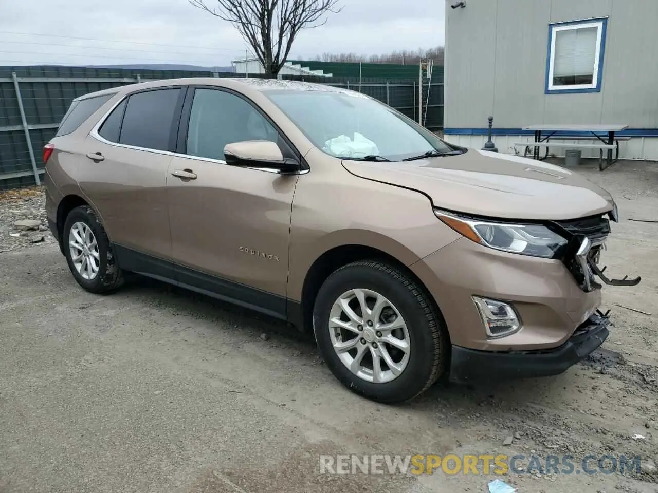 4 fotografías del automóvil dañado 2GNAXUEV8K6132839 CHEVROLET EQUINOX 2019