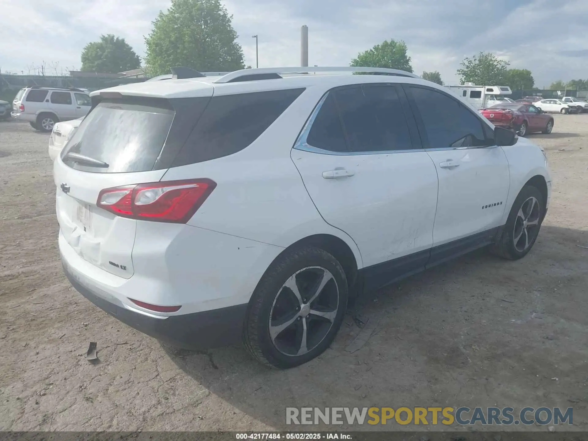 4 fotografías del automóvil dañado 2GNAXUEV8K6224713 CHEVROLET EQUINOX 2019
