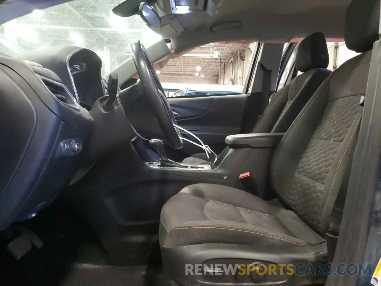 7 fotografías del automóvil dañado 2GNAXUEV8K6243455 CHEVROLET EQUINOX 2019