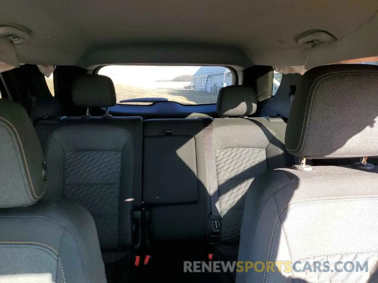 10 fotografías del automóvil dañado 2GNAXUEV8K6243777 CHEVROLET EQUINOX 2019