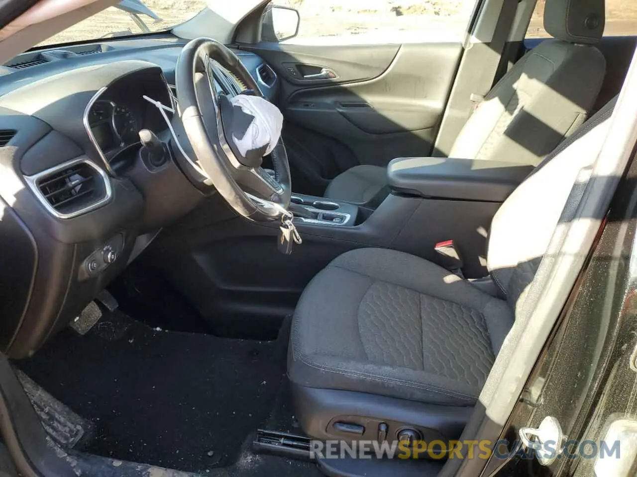 7 fotografías del automóvil dañado 2GNAXUEV8K6243777 CHEVROLET EQUINOX 2019