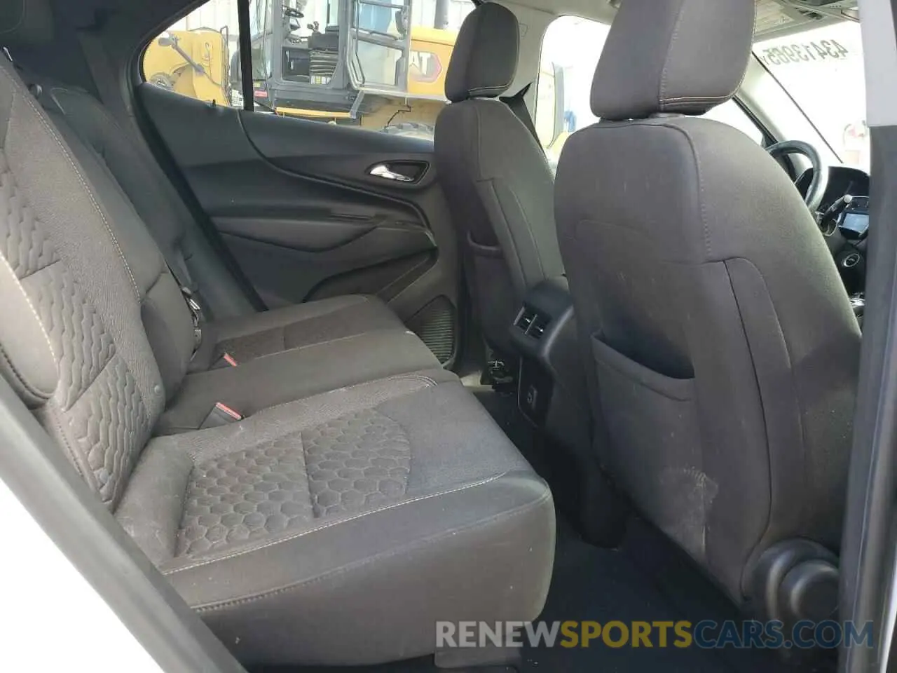 11 fotografías del automóvil dañado 2GNAXUEV8K6303427 CHEVROLET EQUINOX 2019