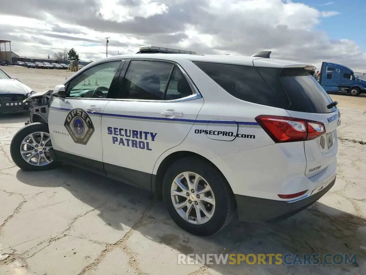2 fotografías del automóvil dañado 2GNAXUEV8K6303427 CHEVROLET EQUINOX 2019