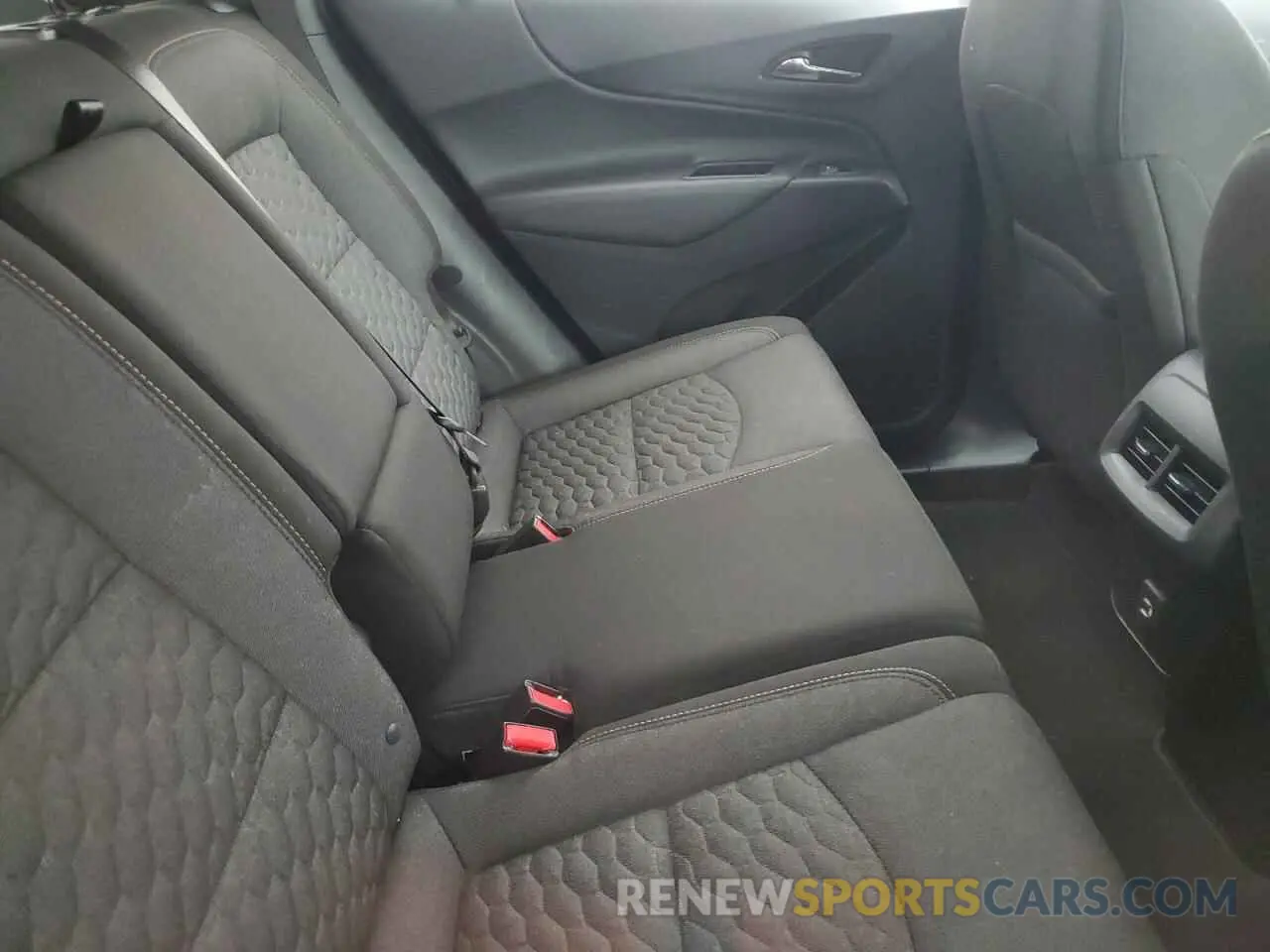 11 fotografías del automóvil dañado 2GNAXUEV9K6103625 CHEVROLET EQUINOX 2019
