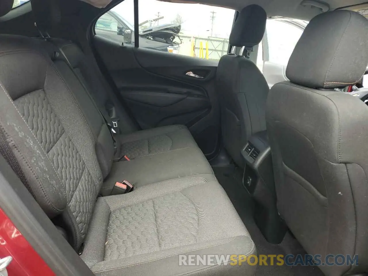 10 fotografías del automóvil dañado 2GNAXUEV9K6184254 CHEVROLET EQUINOX 2019