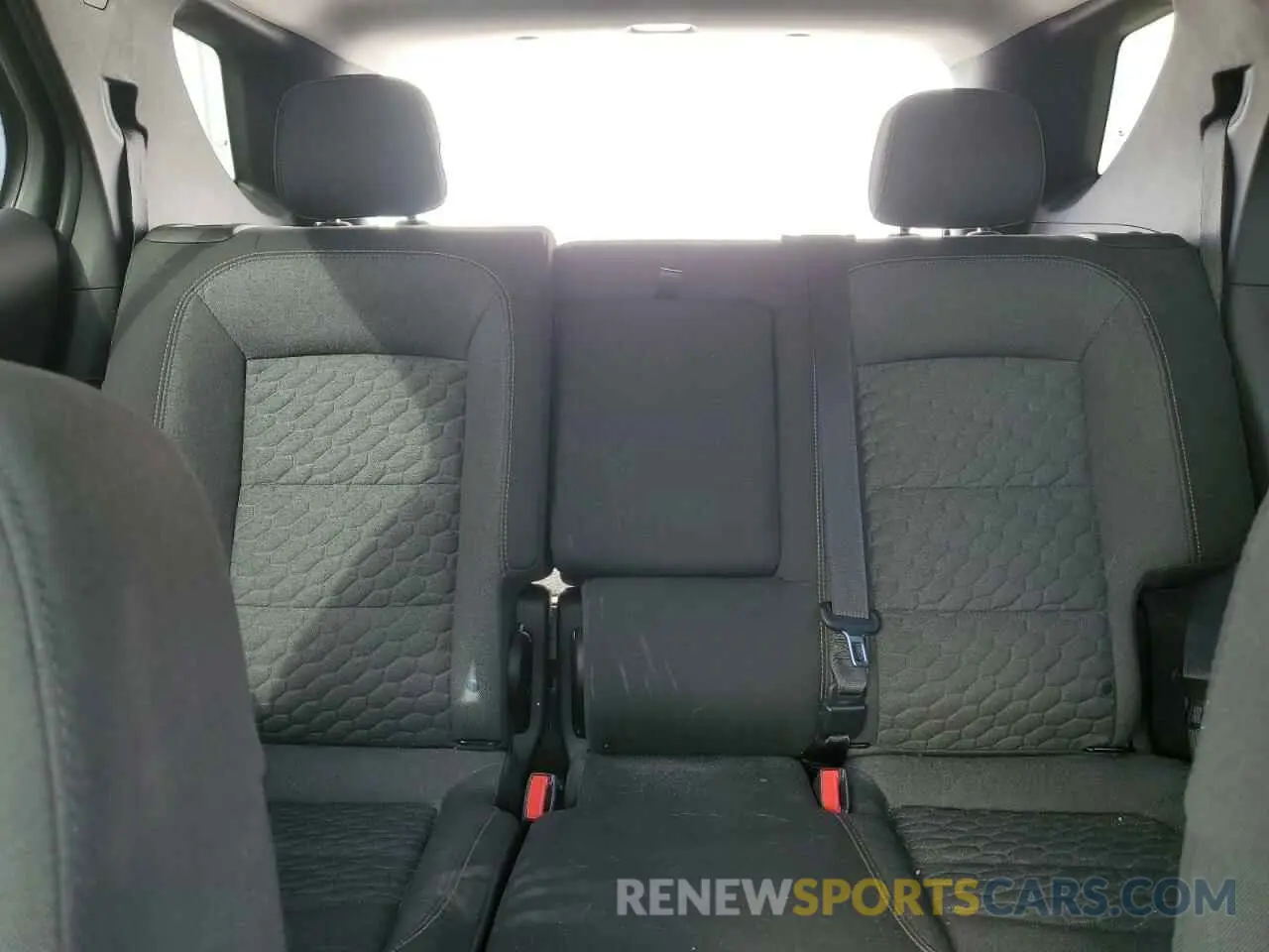 10 fotografías del automóvil dañado 2GNAXUEV9K6200811 CHEVROLET EQUINOX 2019