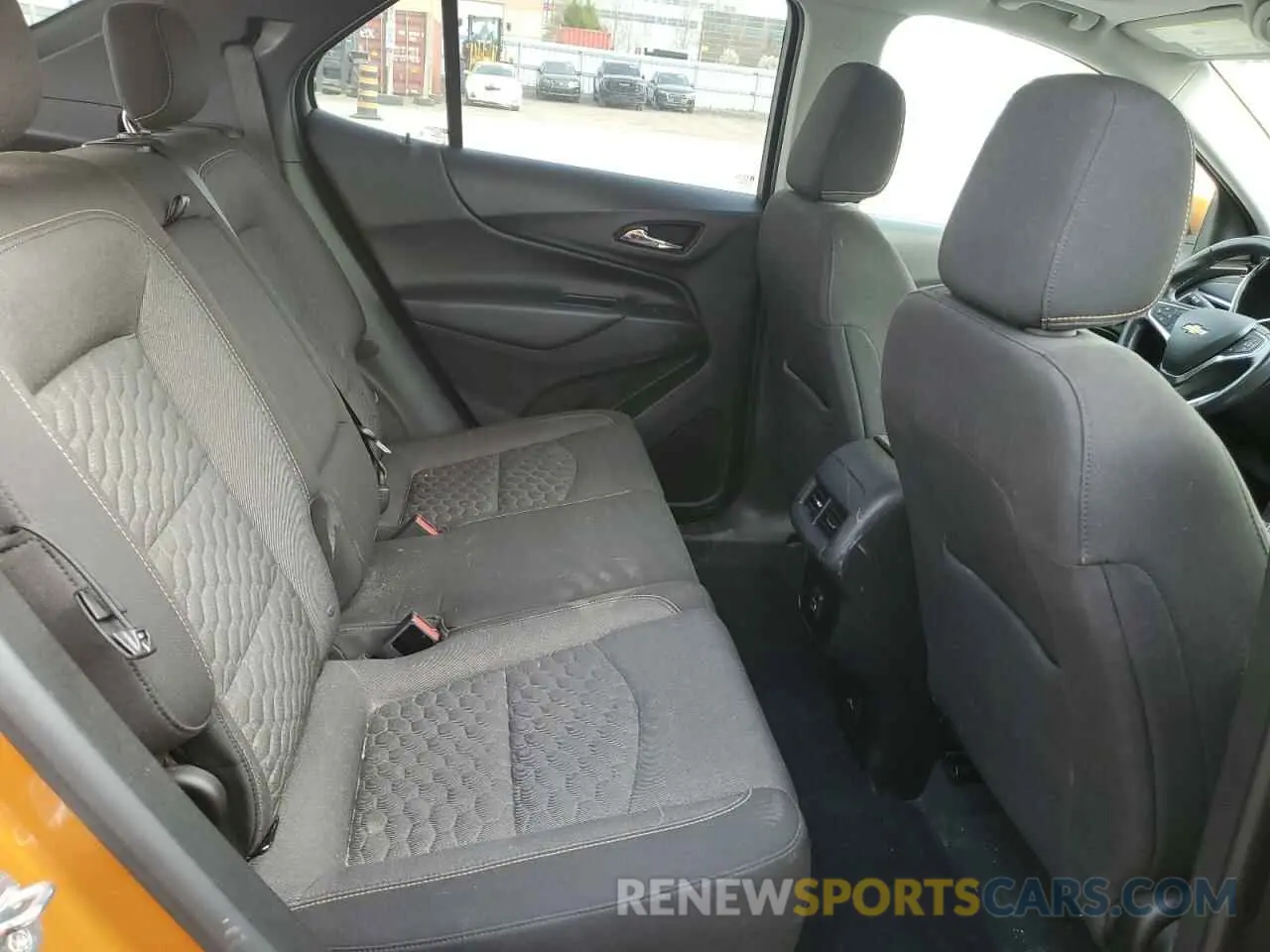 11 fotografías del automóvil dañado 2GNAXUEV9K6200811 CHEVROLET EQUINOX 2019