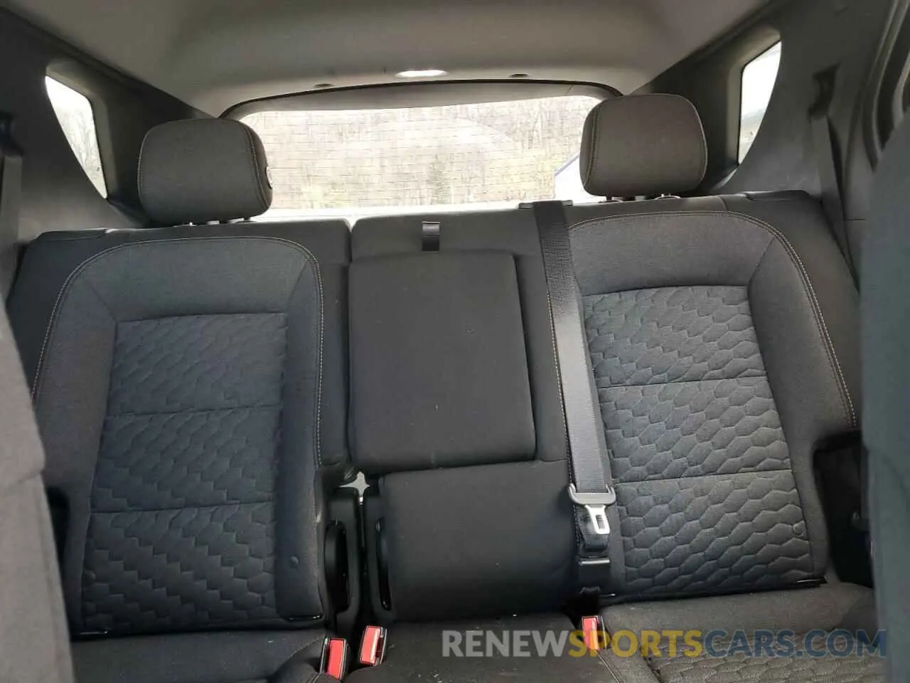 10 fotografías del automóvil dañado 2GNAXUEV9K6286976 CHEVROLET EQUINOX 2019
