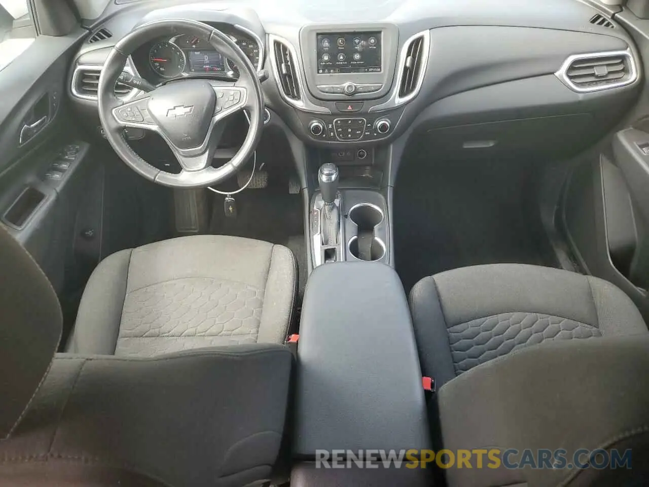 8 fotografías del automóvil dañado 2GNAXUEV9K6286976 CHEVROLET EQUINOX 2019
