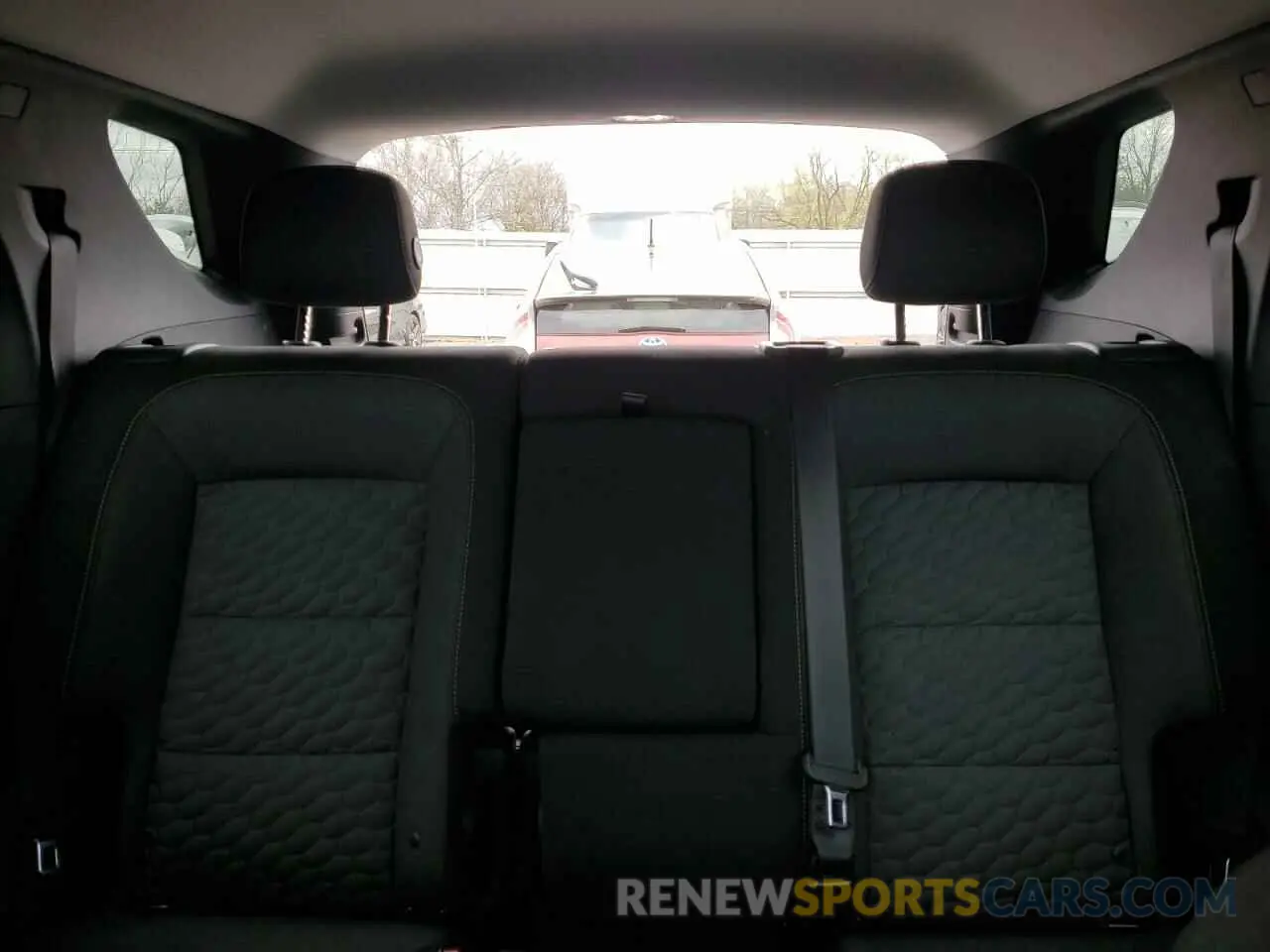 10 fotografías del automóvil dañado 2GNAXUEVXK6118098 CHEVROLET EQUINOX 2019