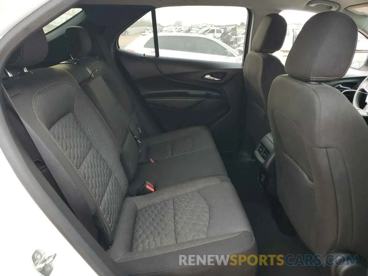 11 fotografías del automóvil dañado 2GNAXUEVXK6159542 CHEVROLET EQUINOX 2019