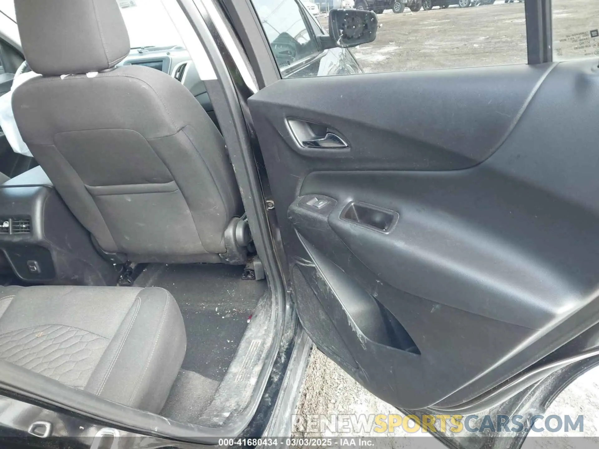 8 fotografías del automóvil dañado 2GNAXUEVXK6162392 CHEVROLET EQUINOX 2019