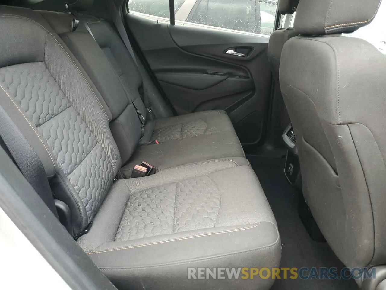 11 fotografías del automóvil dañado 2GNAXUEVXK6240850 CHEVROLET EQUINOX 2019