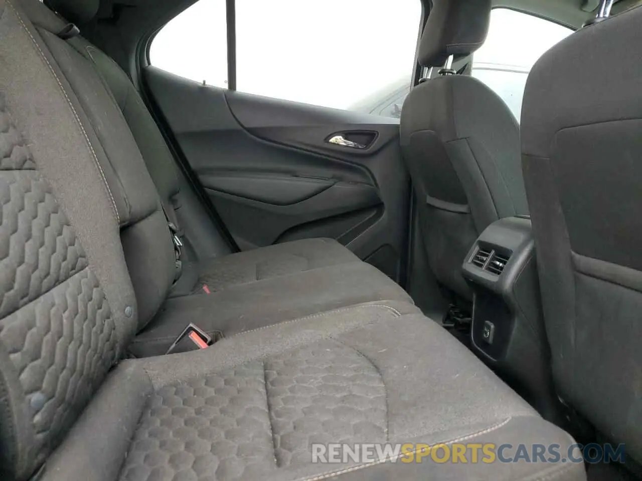 11 fotografías del automóvil dañado 2GNAXUEVXK6307401 CHEVROLET EQUINOX 2019