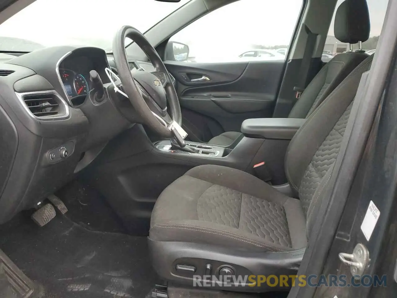7 fotografías del automóvil dañado 2GNAXUEVXK6307401 CHEVROLET EQUINOX 2019