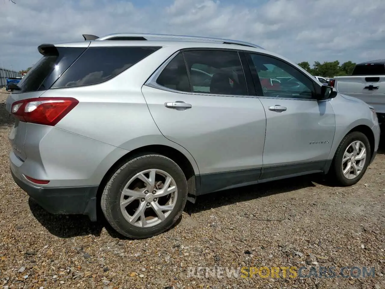 3 fotografías del automóvil dañado 2GNAXVEX4K6296466 CHEVROLET EQUINOX 2019