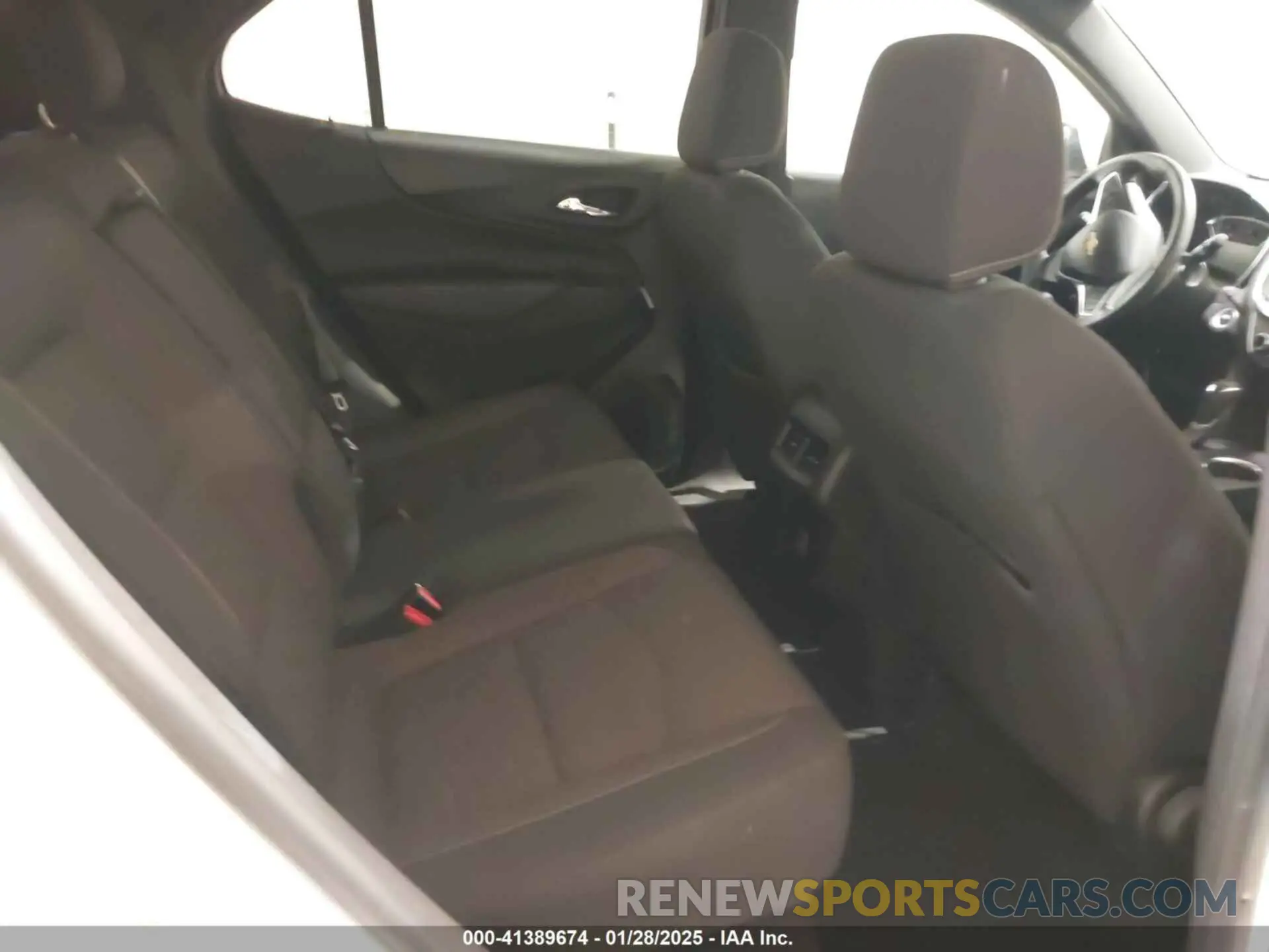 8 fotografías del automóvil dañado 2GNAXVEX5K6191659 CHEVROLET EQUINOX 2019