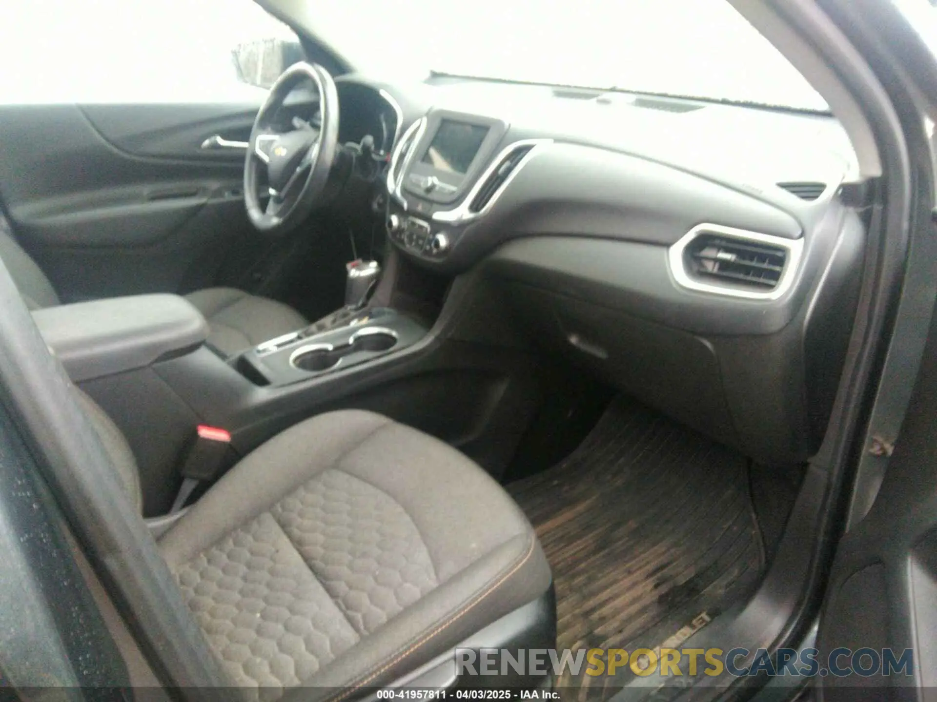 5 fotografías del automóvil dañado 2GNAXVEX9K6301306 CHEVROLET EQUINOX 2019